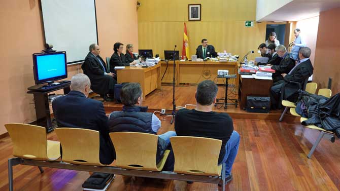 Juicio por la urbanixación de Villanueva de Gómez.