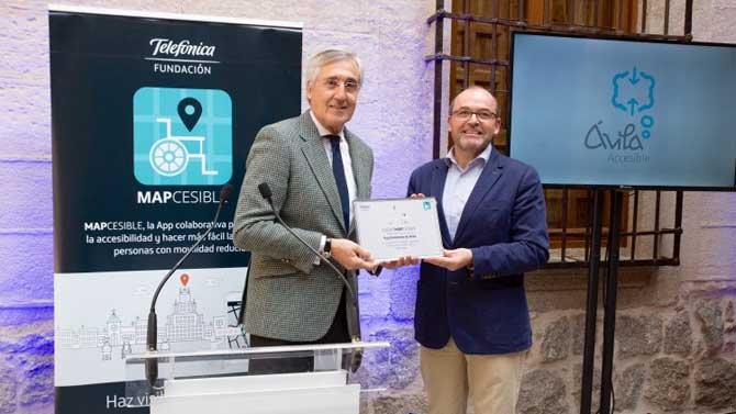 Entrega a Ávila del distintivo de 'ciudad mapcesible'.