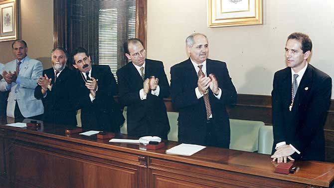 Sebastián González (derecha). proclamado presidente de la Diputación de Ávila.