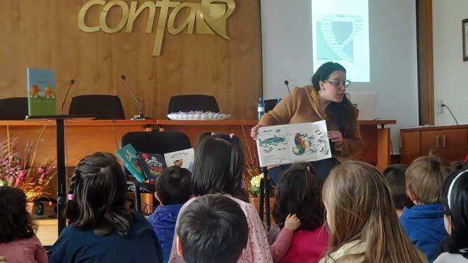 Cuentacuenntos infantil en la sede de Confae.