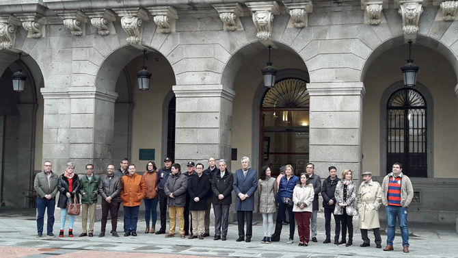 Aniversario del 11-M en el Ayuntamiento de Ávila.