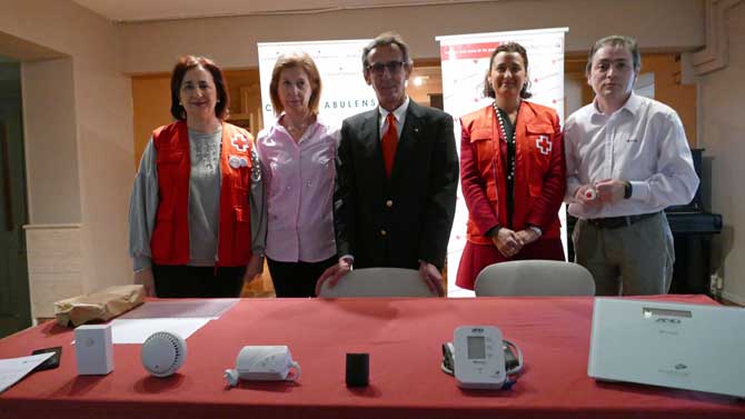 Presentación del servicio de teleasistencia de Cruz Roja 'Cuídate'.