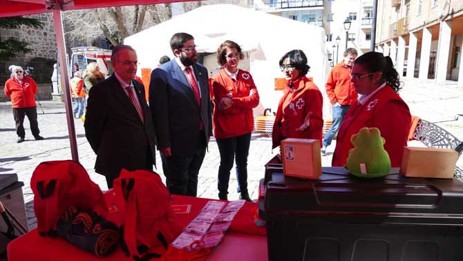 Ernesto José Gómez (primero por la izquierda).