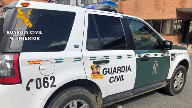 Efectivos del Seprona de la Guardia Civil.