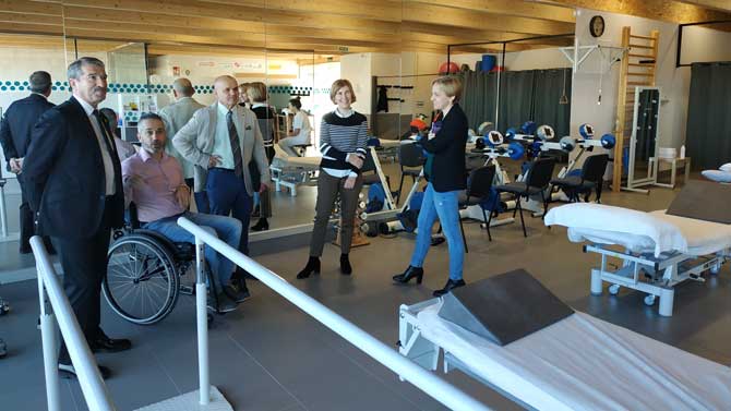 Visita del presidente de Confae al centro de Aspaym.