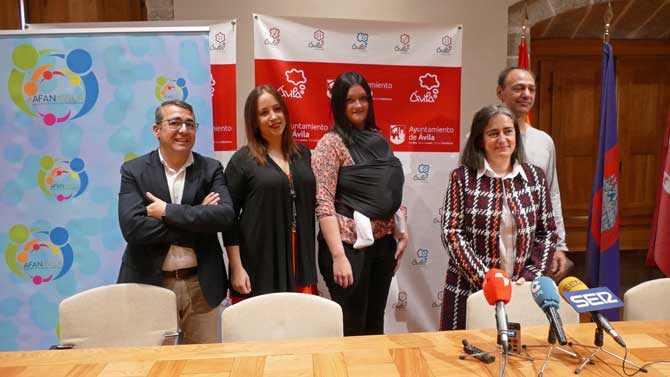 Directiva de Afanávila con la teniente de alcalde de Cultura.