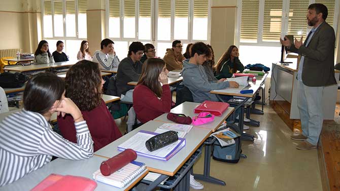 Alumnos del Diocesano en la UCAV.