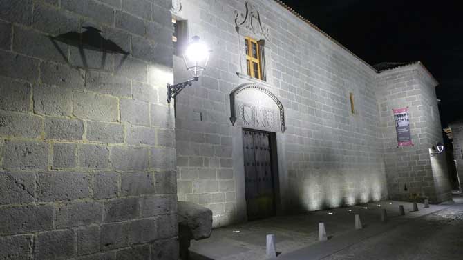 Iluminación del Palacio de los Verdugo.