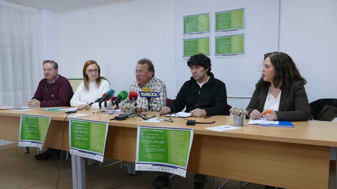 Representantes de la Junta de Personal Docente con Nicolás Rouces, su presidente, en el centro.
