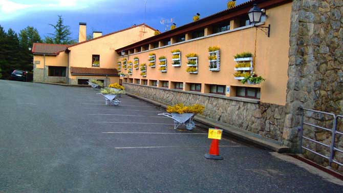 Albergue Juvenil de Navarredonda de Gredos.