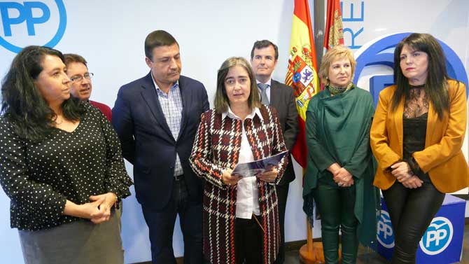 Lectura del manifiesto por el Día de la Mujer de la candidata a la alcaldía de Ávila.