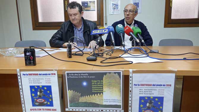 Julio Huerta (derecha) en una imagen de archivo de la Plataforma Ávila Libre de Peajes.