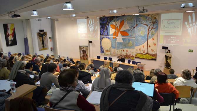 Curso 'La realidad del mal' en la Universidad de la Mística.