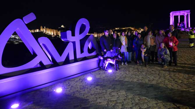 Estreno de la nueva iluminaci&oacute;n de los Cuatro Postes.