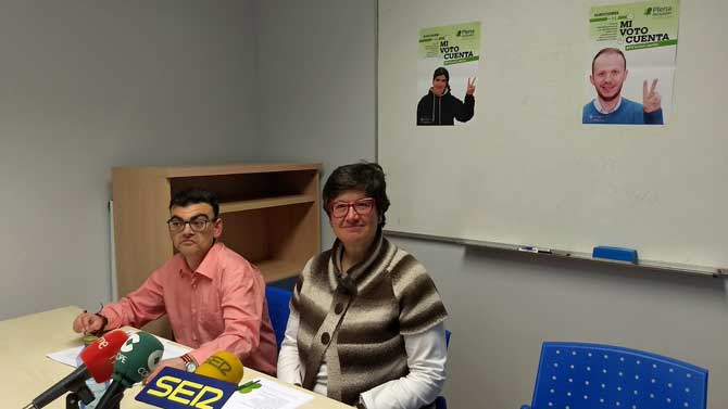 Jos&eacute; Luis Jim&eacute;nez, de La Casa Grande, y Sonia Corral, de Pronisa, en rueda de prensa.
