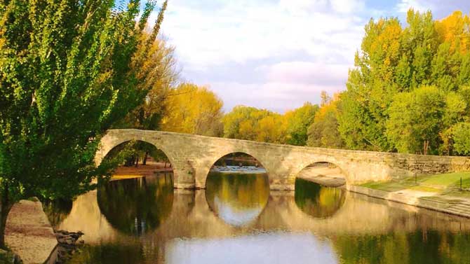 El río Alberche en Navaluenga.