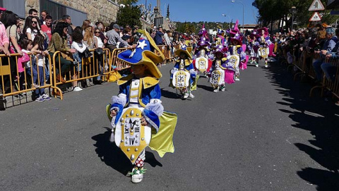 Segundo premio comparsas infantiles provincial: 'Los relojes arlequines'.