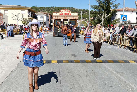 Tercer premio local carrozas: 'El Linar saloon'.