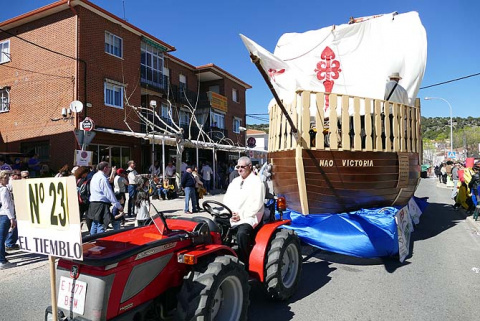 Segundo premio carrozas provincial: 'Nao Victoria del Alberche'.