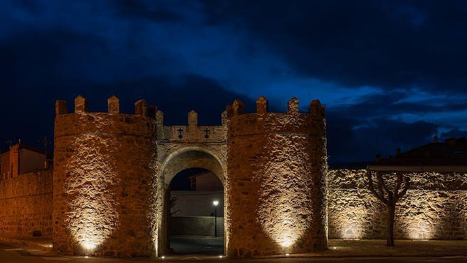 Puerta del Ahorcado en El Barco de &Aacute;vila. Foto: Parr&oacute;n.