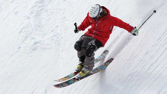 Imagen de archivo de un esquiador.