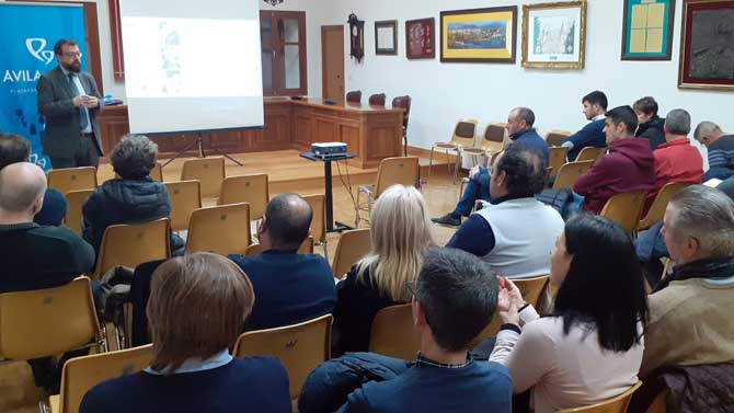 Reunión de Tracción con empresarios de El Barco.