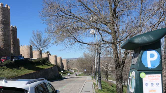 Zona verde de la ORA el s&aacute;bado por la ma&ntilde;ana en la Ronda Vieja,