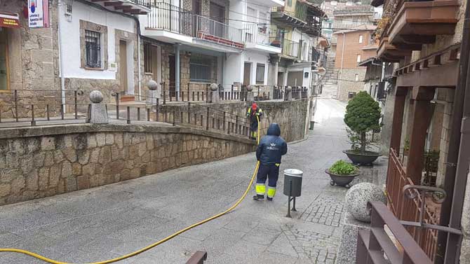 Desinfectaci&oacute;n de calles en Pedro Pedro Bernardo.