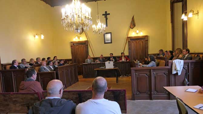 Imagen de archivo de un pleno municipal.