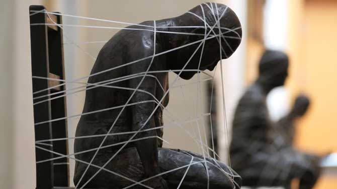 Exposición de Raúl Mayo en el Palacio de los Serrano.