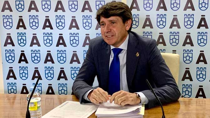 Juan Carlos Su&aacute;rez Mes&oacute;n durante la rueda de prensa.