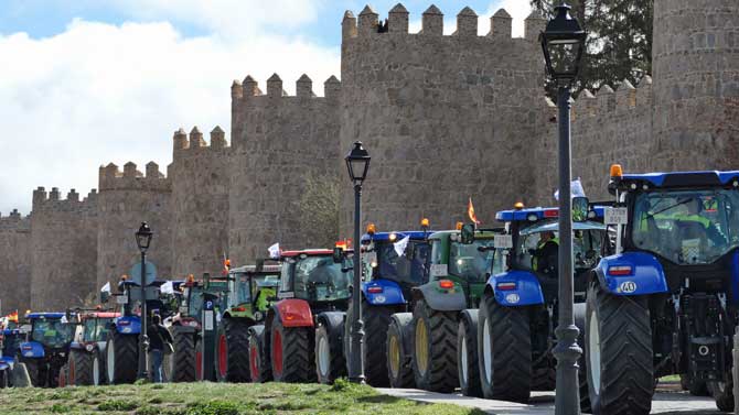 Tractorada en &Aacute;vila.
