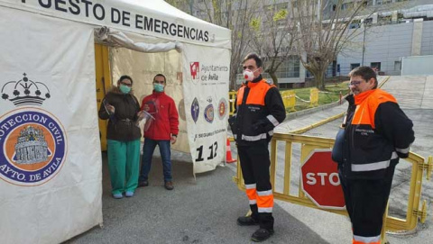 Protecci&oacute;n Civil entrega pantallas faciales elaboradas por voluntarios.