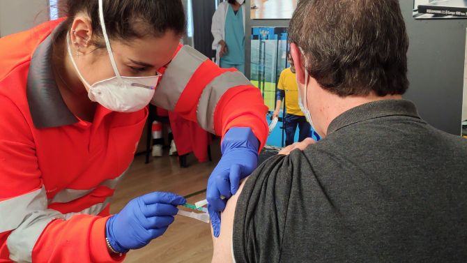 Vacunación en un centro sociosanitario.