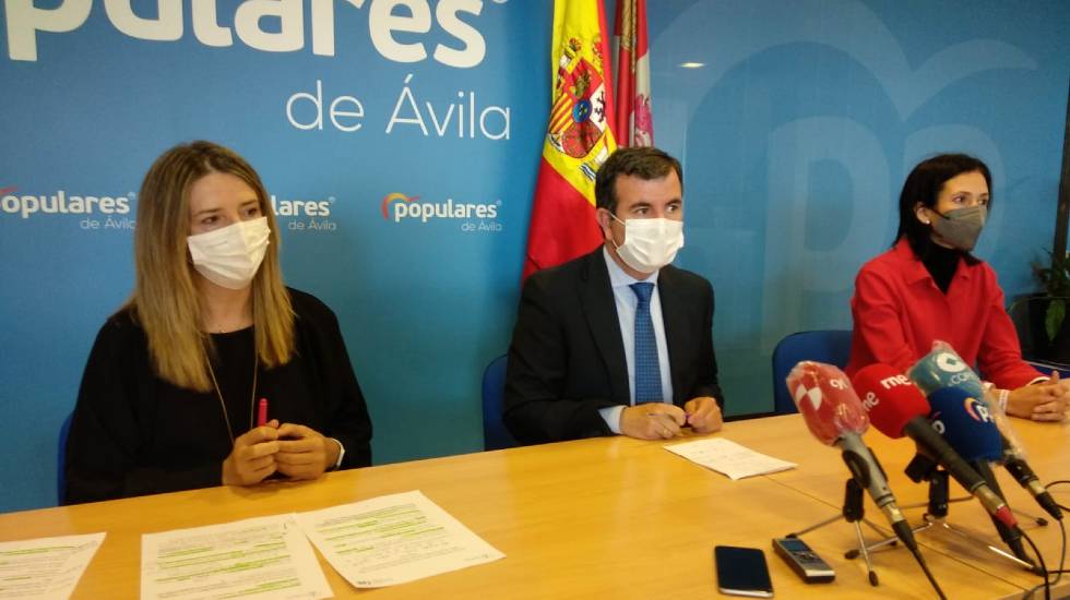 Alicia García, Juan Pablo Martin y Patricia Rodríguez en rueda de prensa.