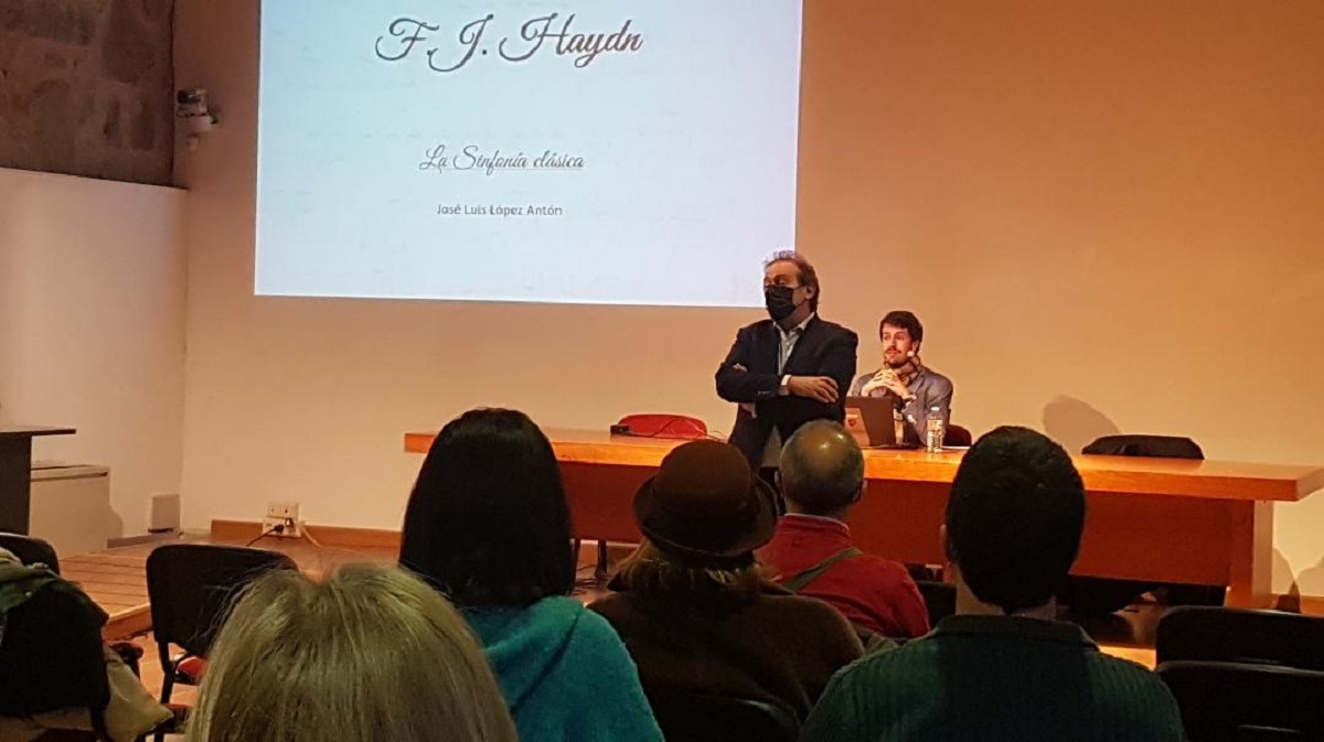 El concejal de Cultura del Ayuntamiento de Ávila presenta 'Contando la música'