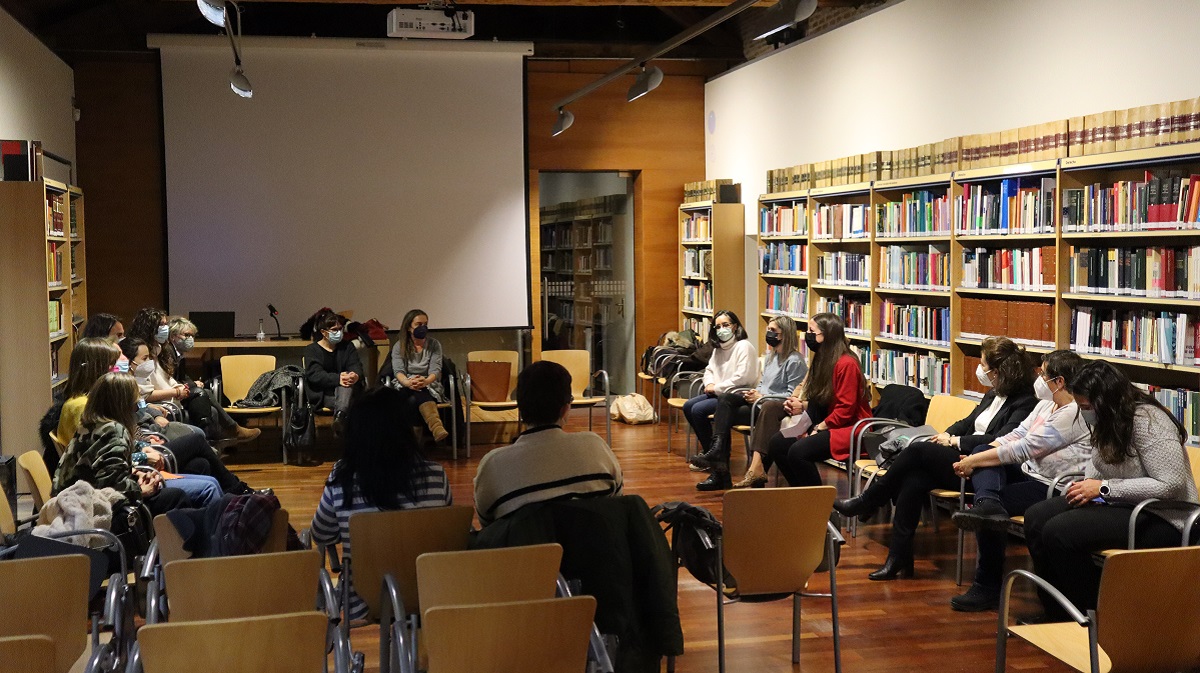 Reunión entre el Colegio Oficial de Trabajo Social de Ávila y la asociación Hablemos