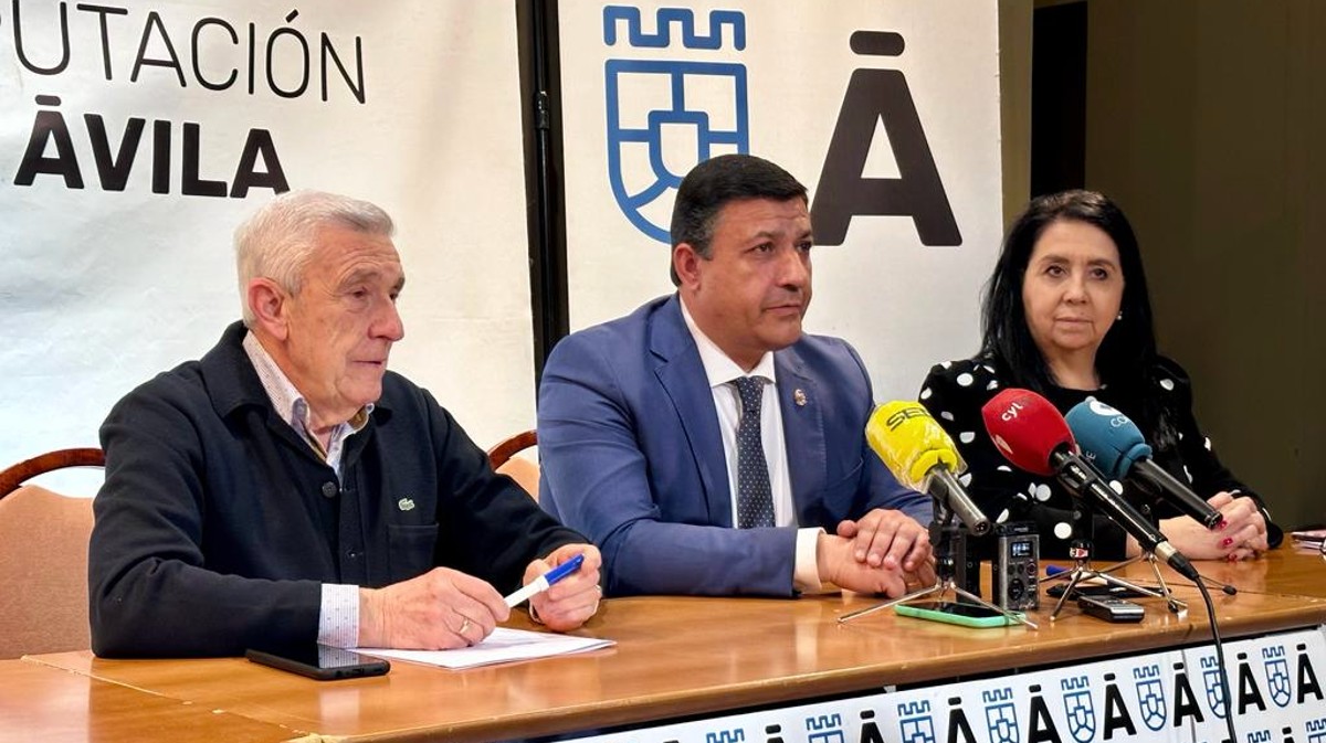 Firma del convenio entre el Banco de Alimentos y Diputación.