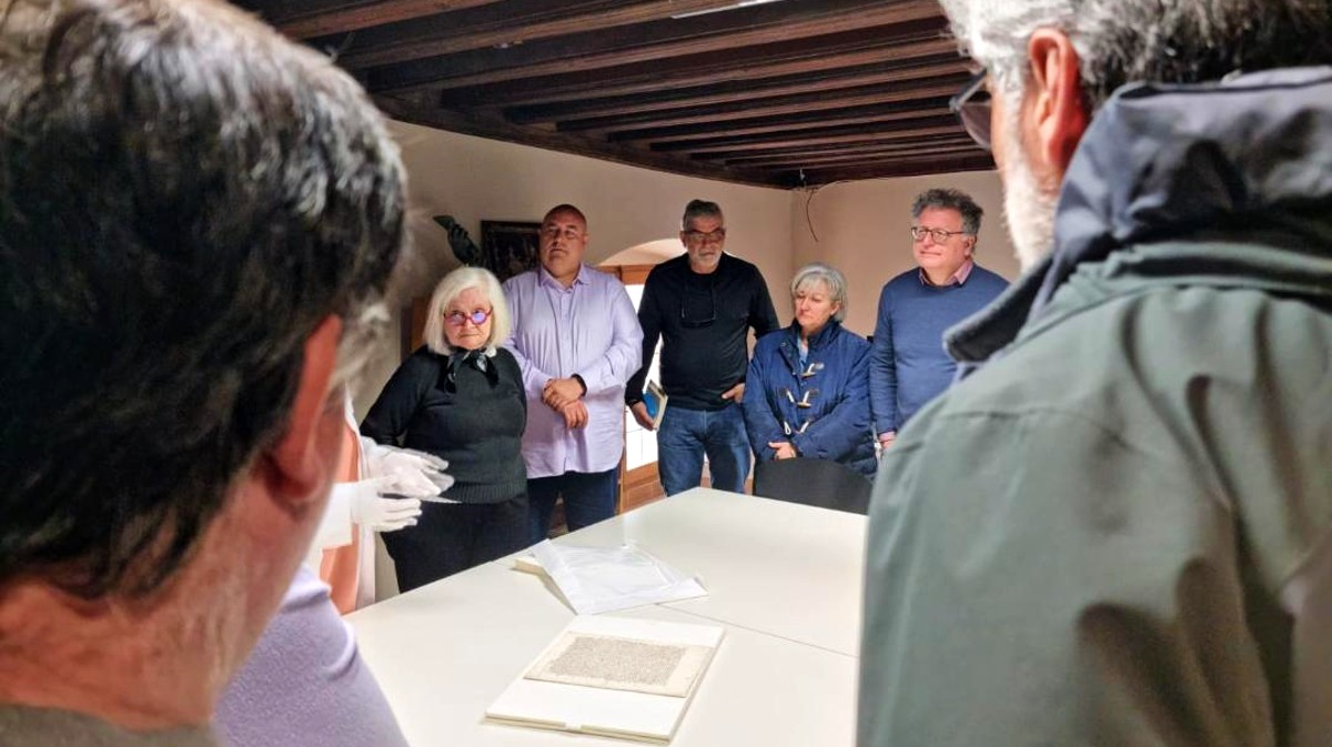 La Comunidad Judía Reformista de Madrid Or Hadash visita el Archivo del Ayuntamiento de Ávila.