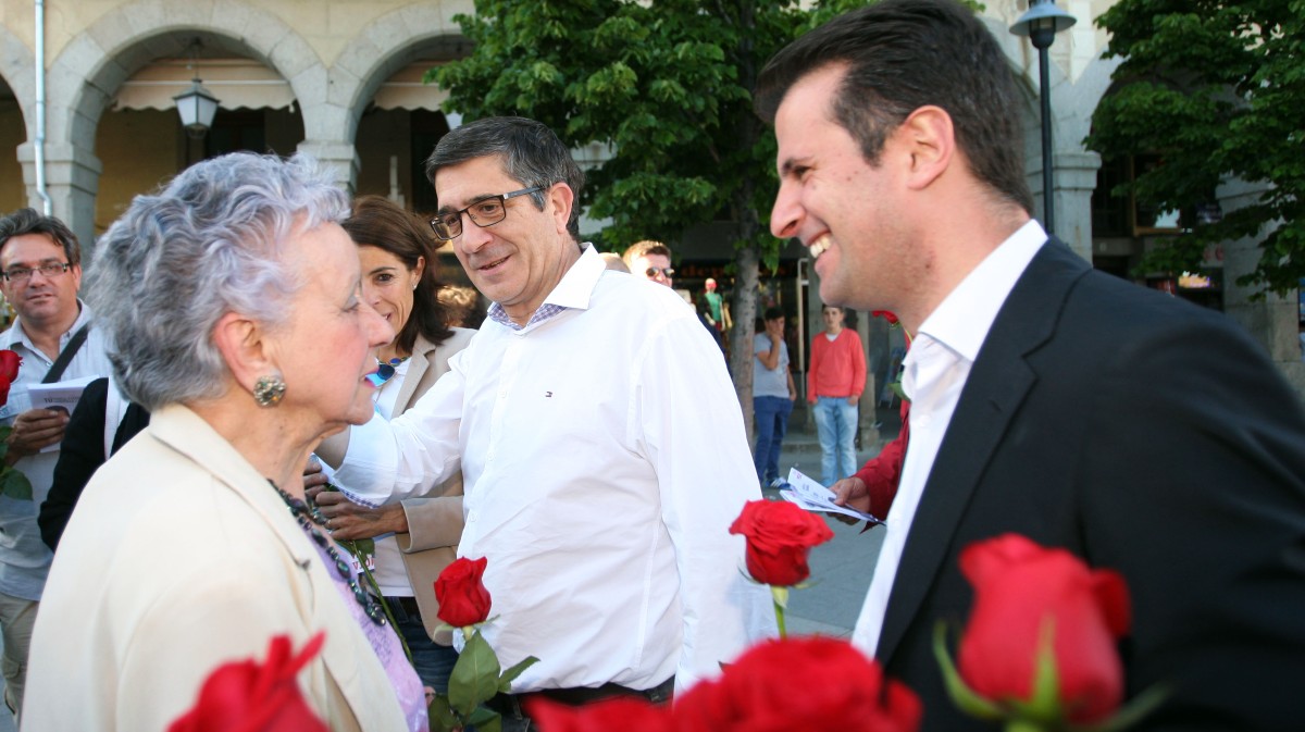 Patix López y Luis Tudanca, en Ávila en 2015.