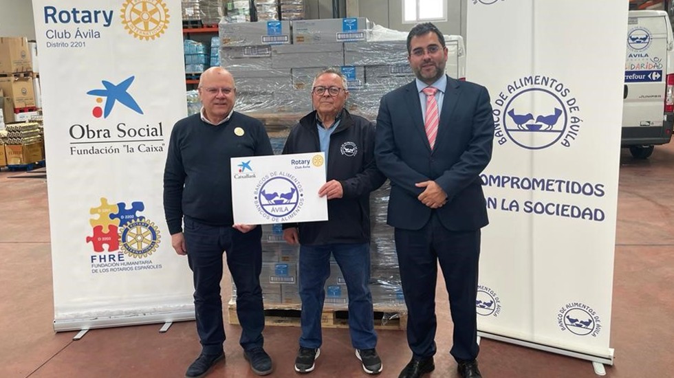 Donación del Rotary Club al Banco de Alimentos.