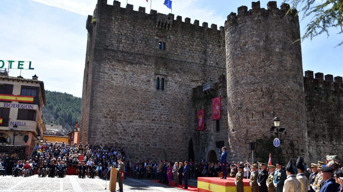Jura de bandera en Arenas de San Pedro.