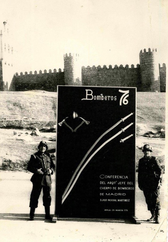 21. Convocatoria de conferencia dirigida a los bomberos de Ávila, 1976. Foto Iglesias.