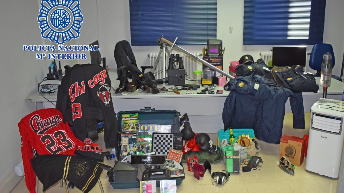 Objetos recuperados tras la detención de un individuol por numerosos robos.