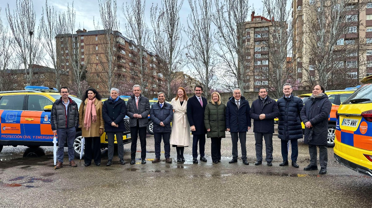 Entrega de vehículos de Protección Civil a las delegaciolnes territoriales.