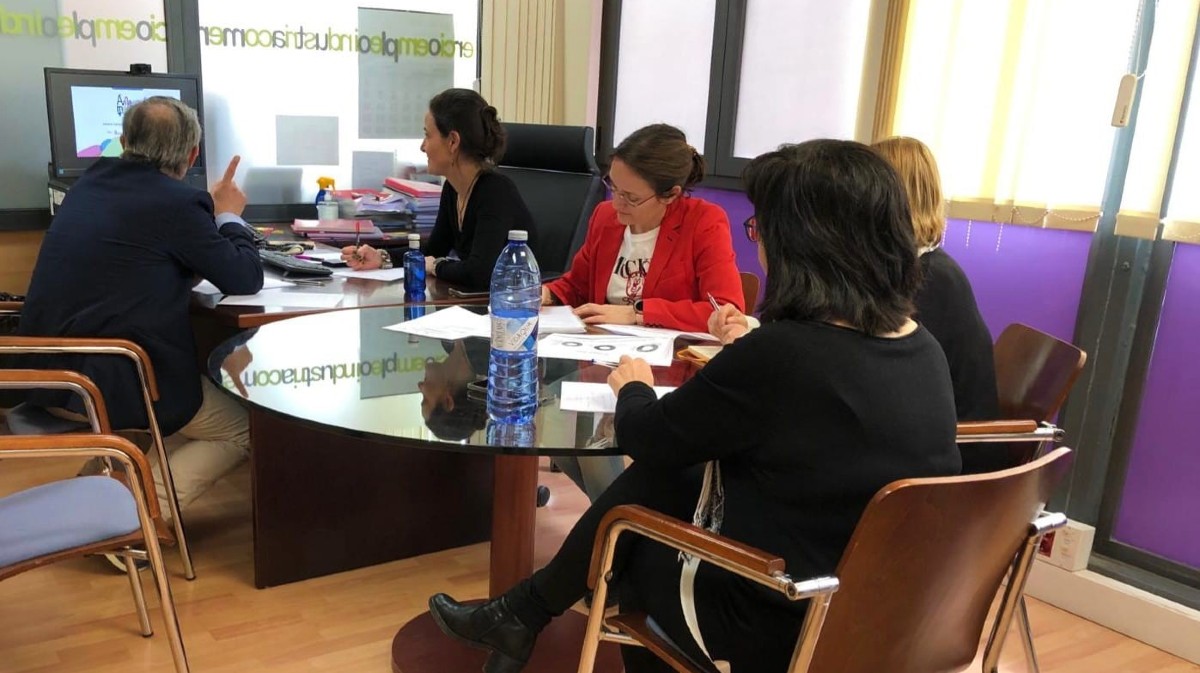 Reunion de seguimiento de Ávila Market.