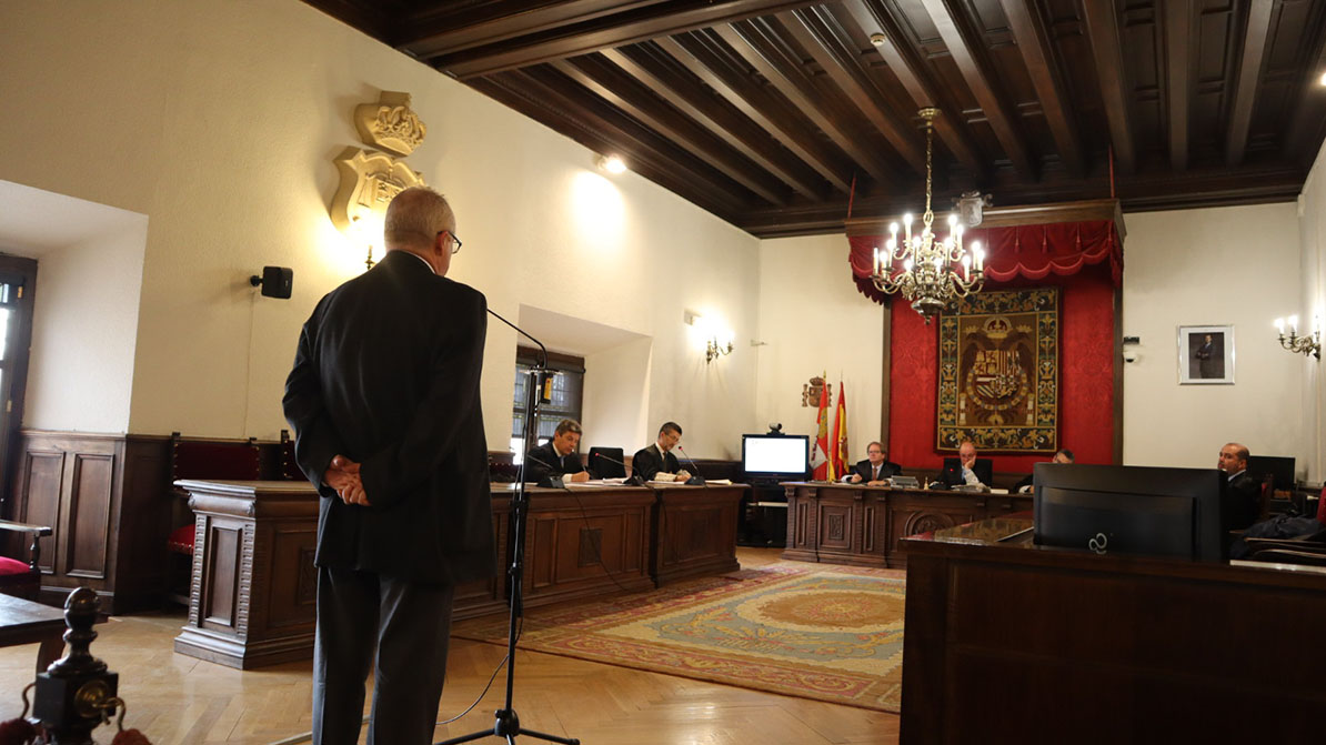 El condenado durante la celebración del juicio