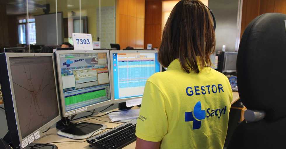 Dos heridos tras una colisión entre un turismo y una motocicleta en la AP-6