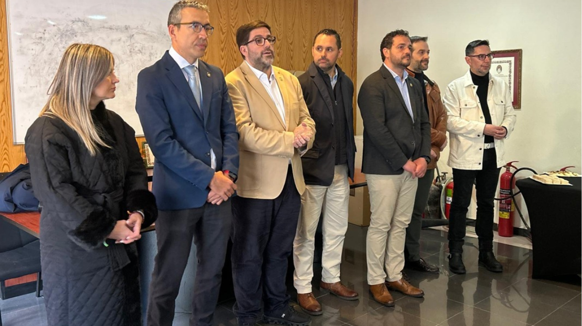 El alcalde felicita a los bomberos por San Juan de Dios