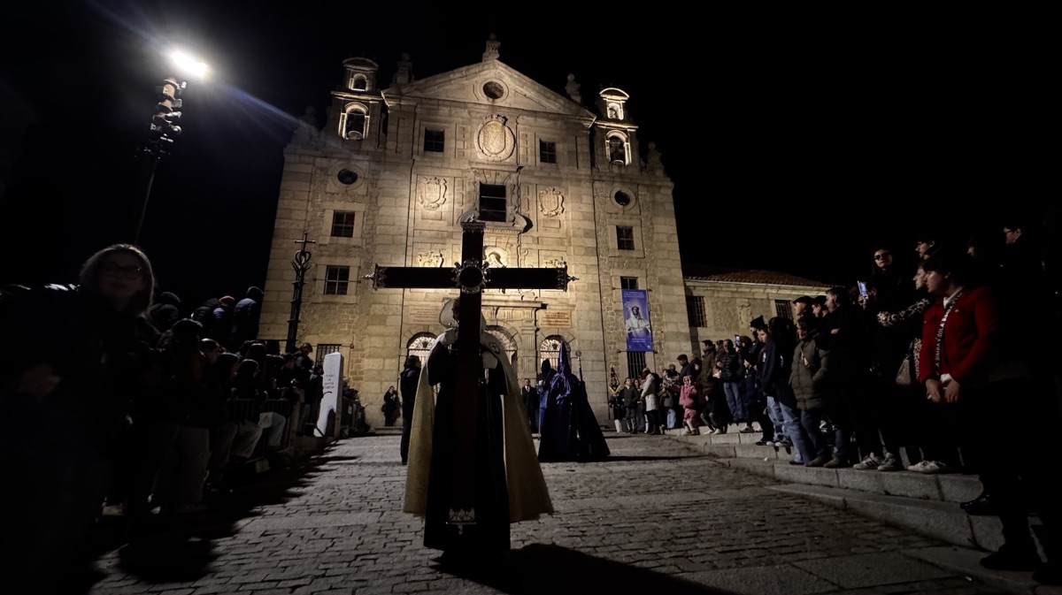 Procesi&oacute;n del V&iacute;a Matris